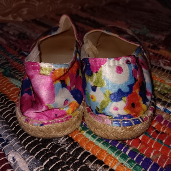 So~Colorful Pink & Blue Cabana Floral Crochet Toe Espadrilles - Picture 4 of 11